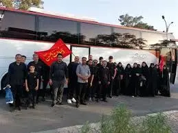 اعزام کارکنان فولاد امیرکبیر کاشان به همراه خانواده‌هایشان به آیین تشییع رهبر شهید انقلاب در تهران
