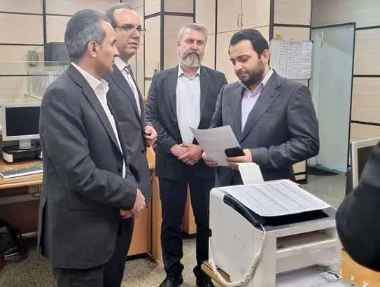 ​بازدید میدانی مدیرعامل بانک صادرات ایران از برخی شعب در ساعات کاری پایانی سال
