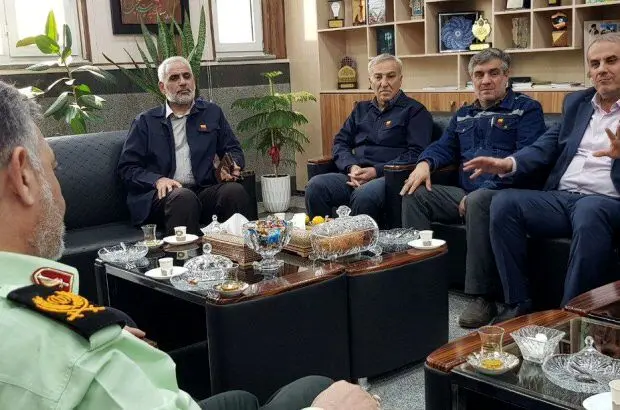 دیدار رییس هیات مدیره شرکت فولاد خوزستان و هیات همراه با فرمانده انتظامی استان خوزستان

