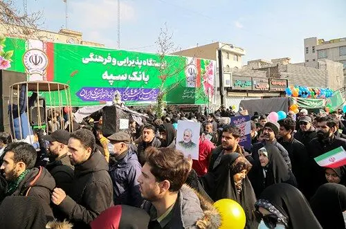 برپایی ایستگاه فرهنگی و پذیرایی بانک سپه در مسیر راهپیمایی ۲۲ بهمن
