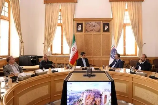 مهار کامل آتش سوزی مجتمع ونوس انزلی؛ بدون سرایت به طبقات دیگر و فاقد خسارت جانی و مصدومیت

