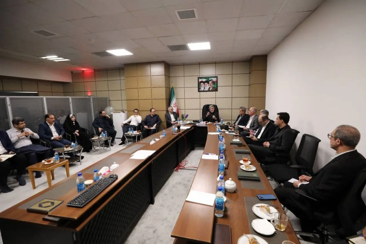 جلسه هم‌اندیشی مدیران سازمان بورس و ارکان با نهادهای مالی برگزار شد