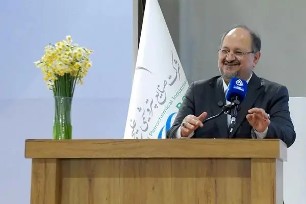 ۷۰ هزار میلیارد تومان منابع تازه برای پروژه‌های خلیج‌فارس جذب شد/ تحول یک‌ساله هلدینگ خلیج‌فارس در همکاری با نظام بانکی
