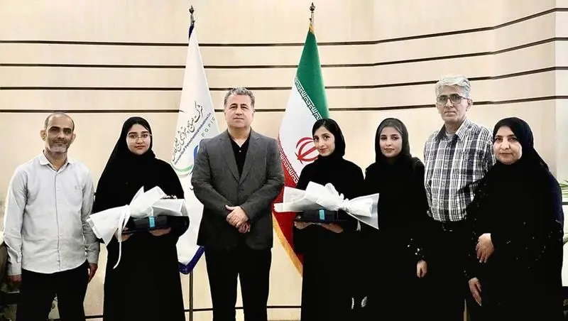 تقدیر مدیرعامل پتروشیمی پارس از دو برگزیده پزشکی عسلویهای کنکور سراسری