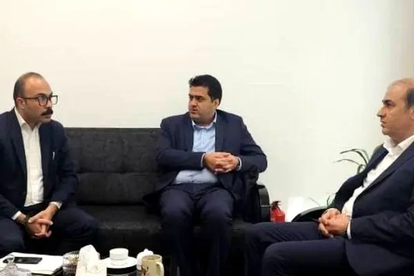 سفر مدیر منطقه شمال بیمه دی به سمنان؛ تاکید بر توسعه بازار و حمایت از شبکه فروش