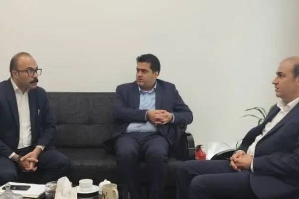 سفر مدیر منطقه شمال بیمه دی به سمنان؛ تاکید بر توسعه بازار و حمایت از شبکه فروش