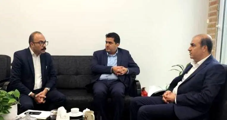 سفر مدیر منطقه شمال بیمه دی به سمنان؛ تاکید بر توسعه بازار و حمایت از شبکه فروش