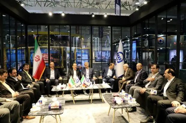 حضور رییس کل و هیات عامل بیمه مرکزی و مدیران عامل شرکت های بیمه در غرفه بیمه آسیا
