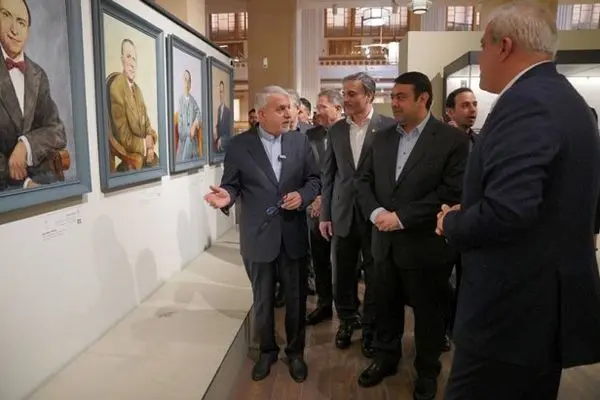بازدید وزیر میراث فرهنگی، گردشگری و صنایع‌دستی از موزه بانک ملی ایران
