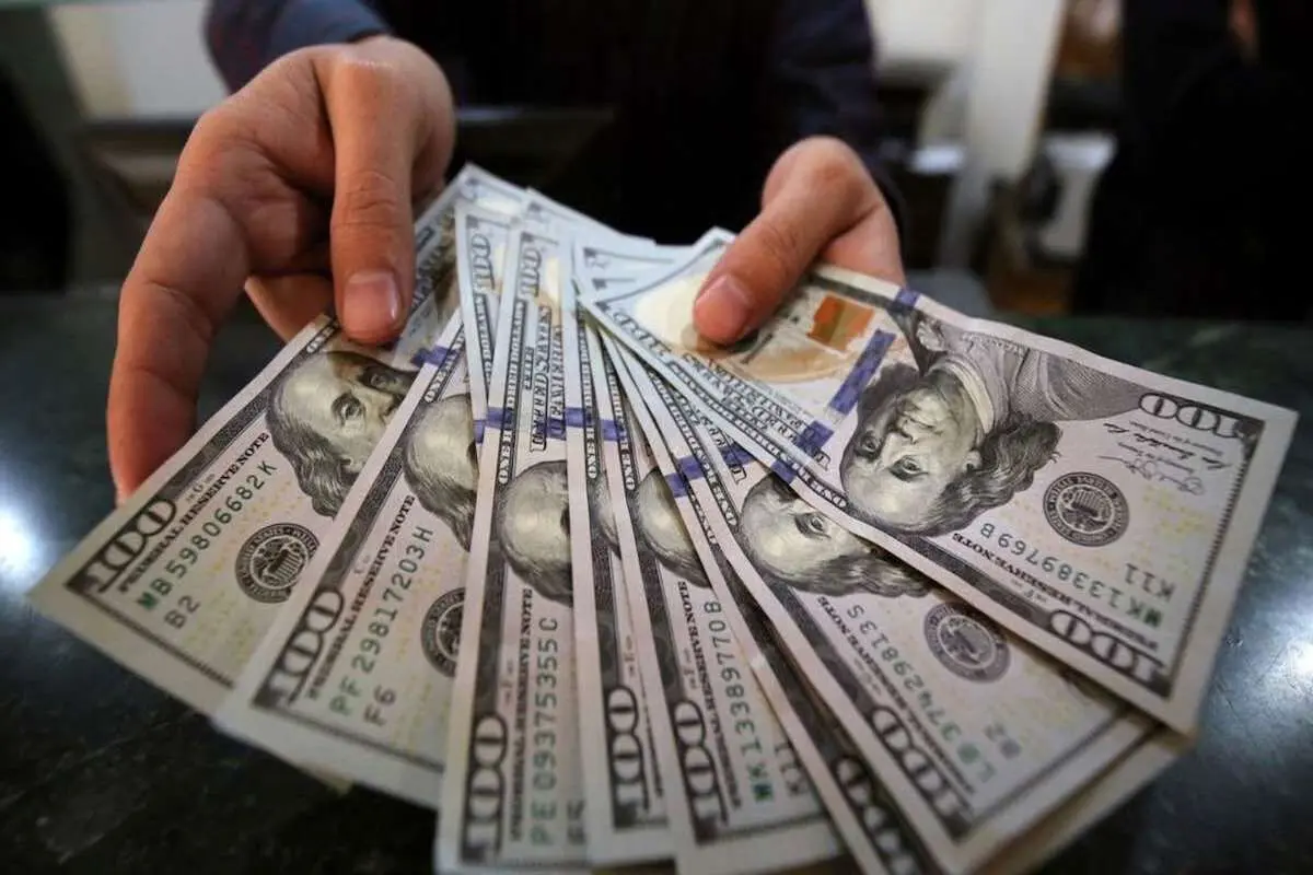 قیمت دلار ۷ آذر ۱۴۰۲ / دلار با نوسان محدود بالانس شد
