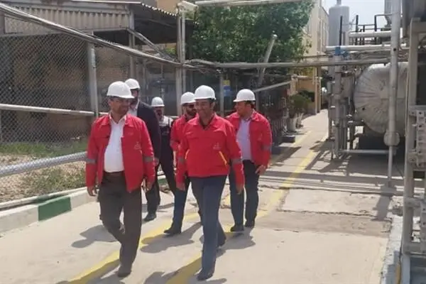 بازدید معاون برنامه‌ریزی تاپیکو از مجتمع تبریز شرکت نفت پاسارگاد با محوریت بررسی موانع تولید و ارتقای بهره‌وری

