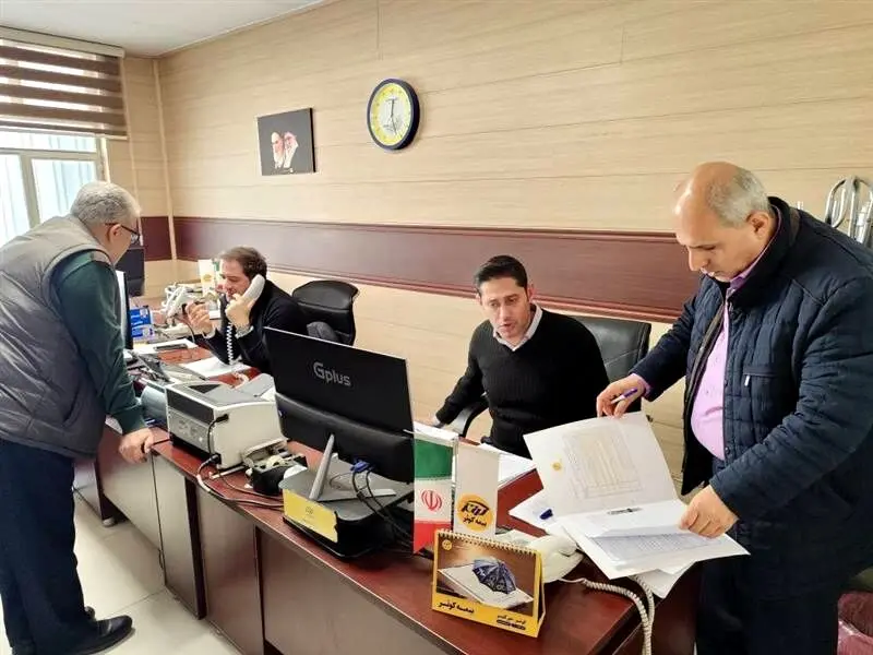 بازدید میدانی کارشناسان بیمه مرکزی از شعب شرکت‌های بیمه در استان البرز
