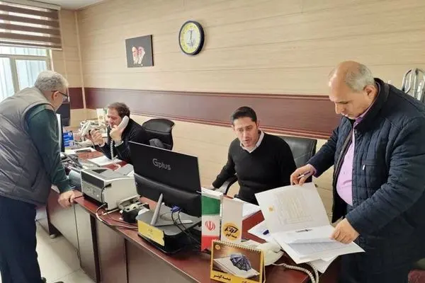 بازدید میدانی کارشناسان بیمه مرکزی از شعب شرکت‌های بیمه در استان البرز
