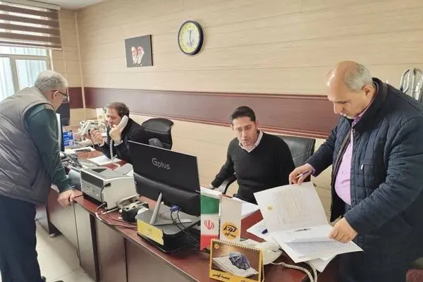 بازدید میدانی کارشناسان بیمه مرکزی از شعب شرکت‌های بیمه در استان البرز

