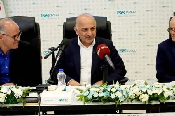 عبداللهی در دیدار با کارکنان و نمایندگان بیمه دی در استان خراسان رضوی: بیمه دی در مسیر شکوفایی و تعالی / نمایندگان و تحول آفرینی در جذب پرتفوی با کیفیت
