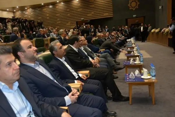برای نخستین بار، بانک صنعت و معدن ۶ فقره برات الکترونیکی قابل تسویه در بستر اتاق پایاپای شرکت بورس کالای ایران صادر کرد
