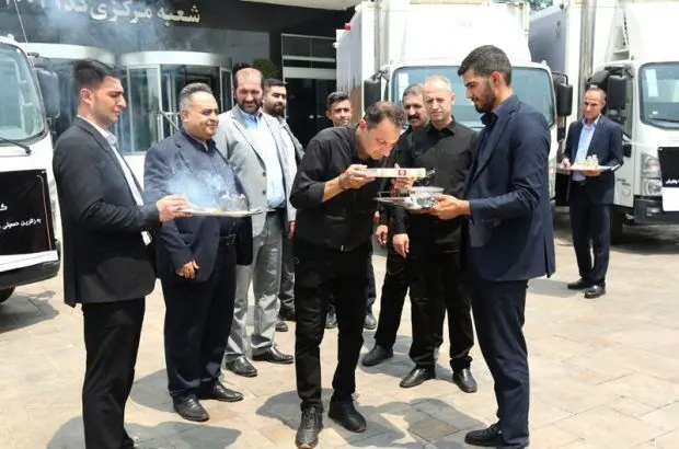 کاروان خدمت‌رسانی اربعین بانک پارسیان برای اعزام به مناطق مرزی بدرقه شد
