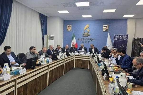 برگزاری نشست مشترک وزیر اقتصاد و دبیر شورای‌عالی مناطق آزاد با فعالین اقتصادی چابهار
