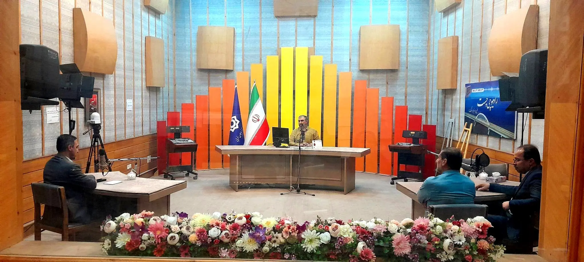 گفتگوی رادیویی مدیر بیمه دی در آذربایجان غربی با صدا ودسیمای استان