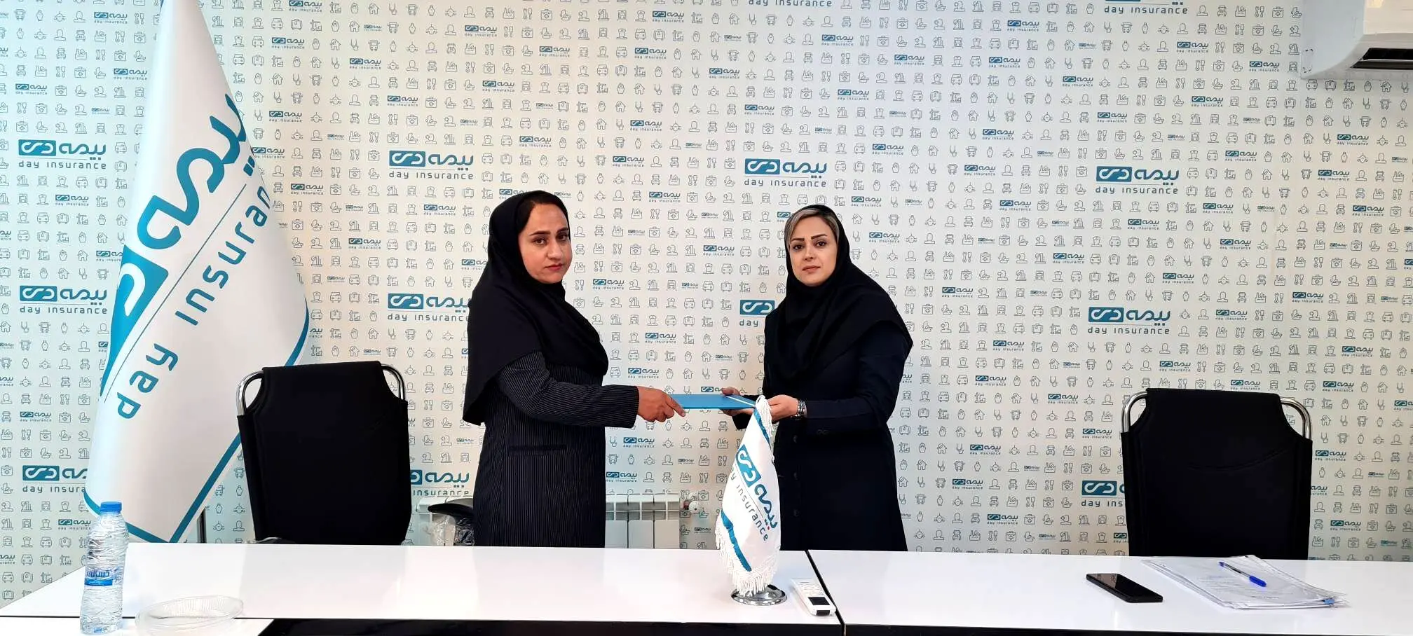 تقدیر از نماینده فروش برتر بیمه زندگی در لرستان 