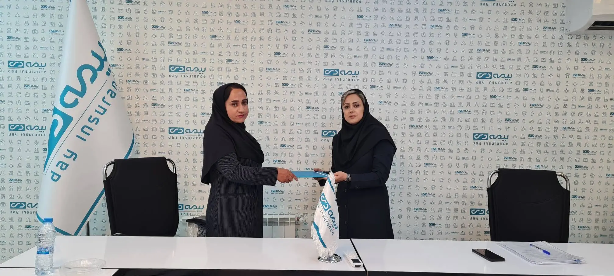 تقدیر از نماینده فروش برتر بیمه زندگی در لرستان 