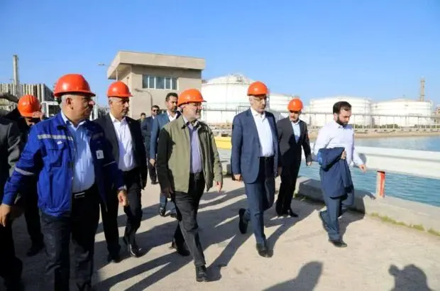 بازدید مدیرعامل هلدینگ خلیج فارس و رئیس سازمان بورس از پتروشیمی بندرامام
