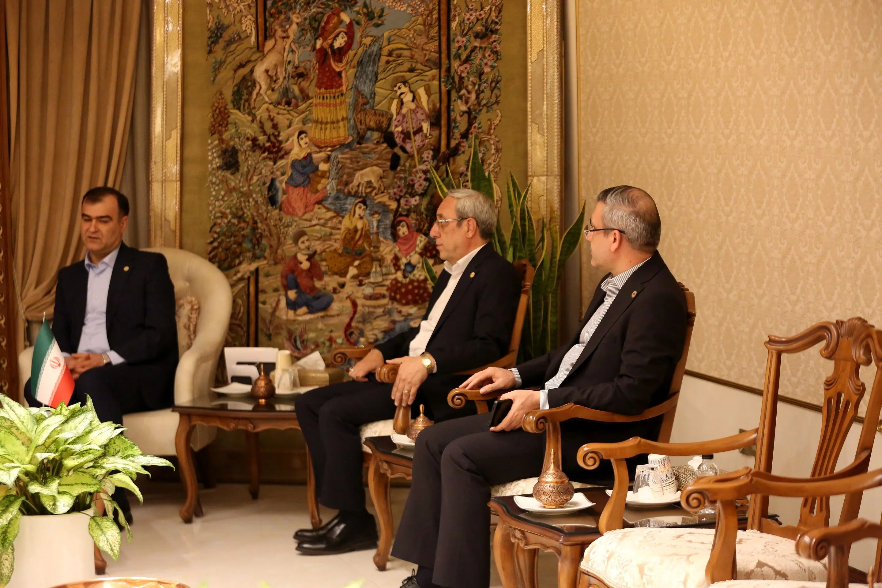 رایزنی مدیرعامل بیمه البرز و استاندار اصفهان برای توسعه همکاری ها و گسترش خدمات بیمه ای در استان
