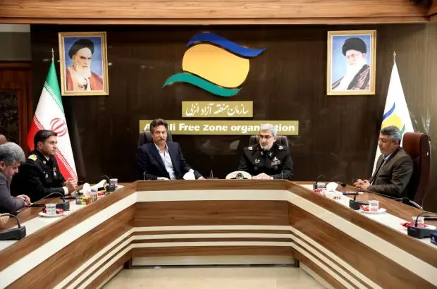 میزبانی سازمان منطقه آزاد انزلی و هیئت بادبانی این منطقه از فرمانده دانشگاه علوم دریایی امام خمینی (ره) نوشهر
