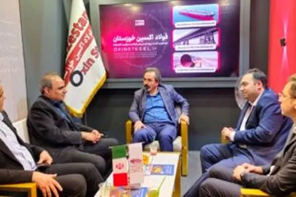 بازدید مدیرعامل هلدینگ صبا انرژی از غرفه فولاد اکسین خوزستان در پانزدهمین نمایشگاه معدن و صنایع معدنی ایران

