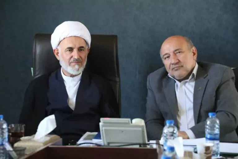 آیت‌الله دیرباز: رفع مشکلات مردم اولویت اصلی ماکو باشد
