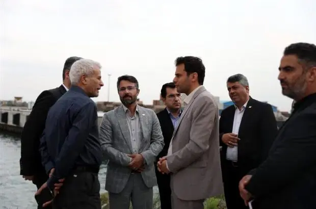 بازدید عضو مجمع تشخیص مصلحت نظام از زیرساخت های تجاری منطقه آزاد انزلی
