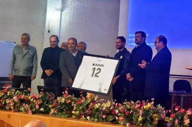 نشست صمیمی مدیرعامل ذوب آهن اصفهان با کادر فنی و بازیکنان تیم فوتبال ذوب آهن
