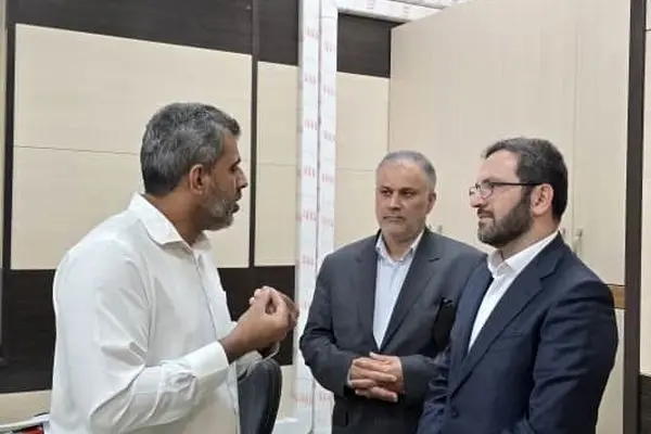 بازدید سرزده مدیرعامل بانک کشاورزی از شعبه جاسک / تأکید متقی‌نیا بر تسریع خدمت‌رسانی به مردم
