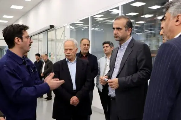 گفت‌وگوی میدانی مدیرعامل منطقه آزاد انزلی با تولیدکنندگان و سرمایه‌گذاران

