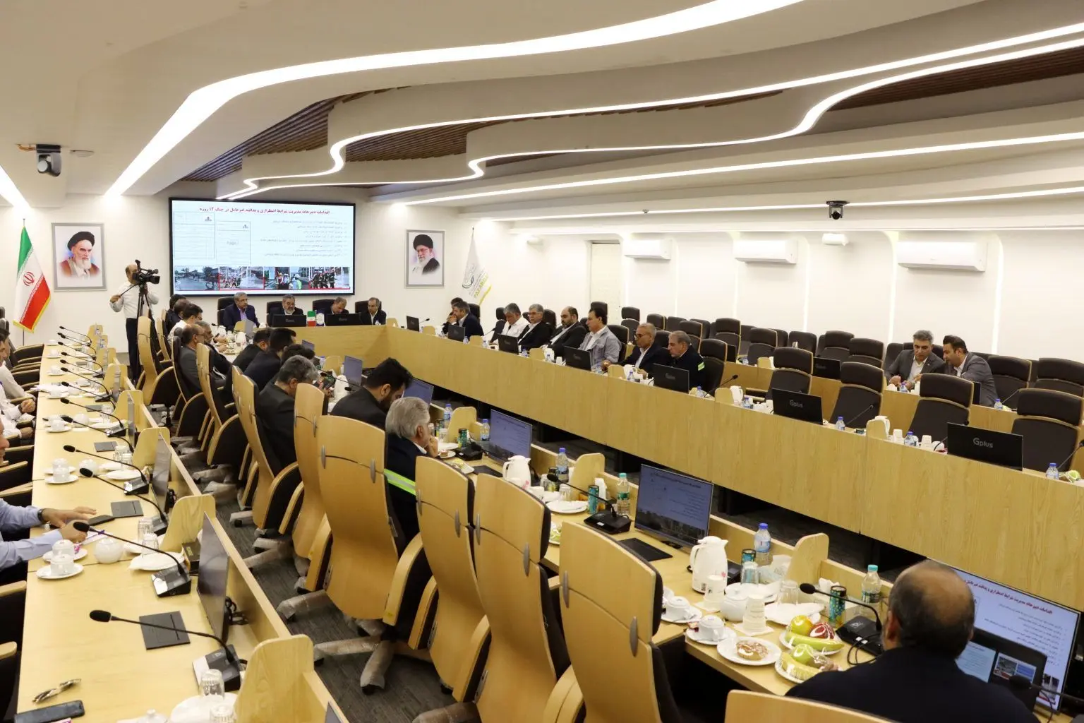 برگزاری جلسه کمیته پدافند غیرعامل پتروشیمی‌های عسلویه با حضور رئیس سازمان پدافند غیرعامل کشور
