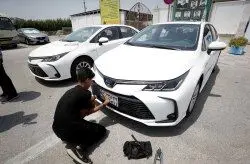 پلاک گذاری خودروهای سواری وارداتی در جزیره کیش آغاز شد
