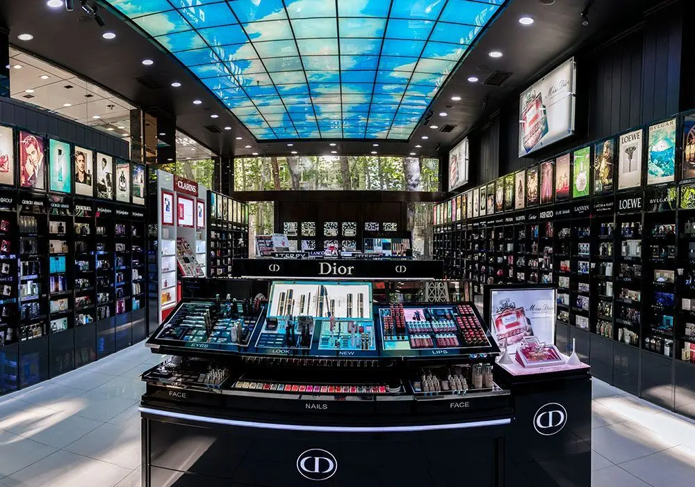 درباره فروشگاه های عطری و آرایشی سفیر بیشتر بدانید