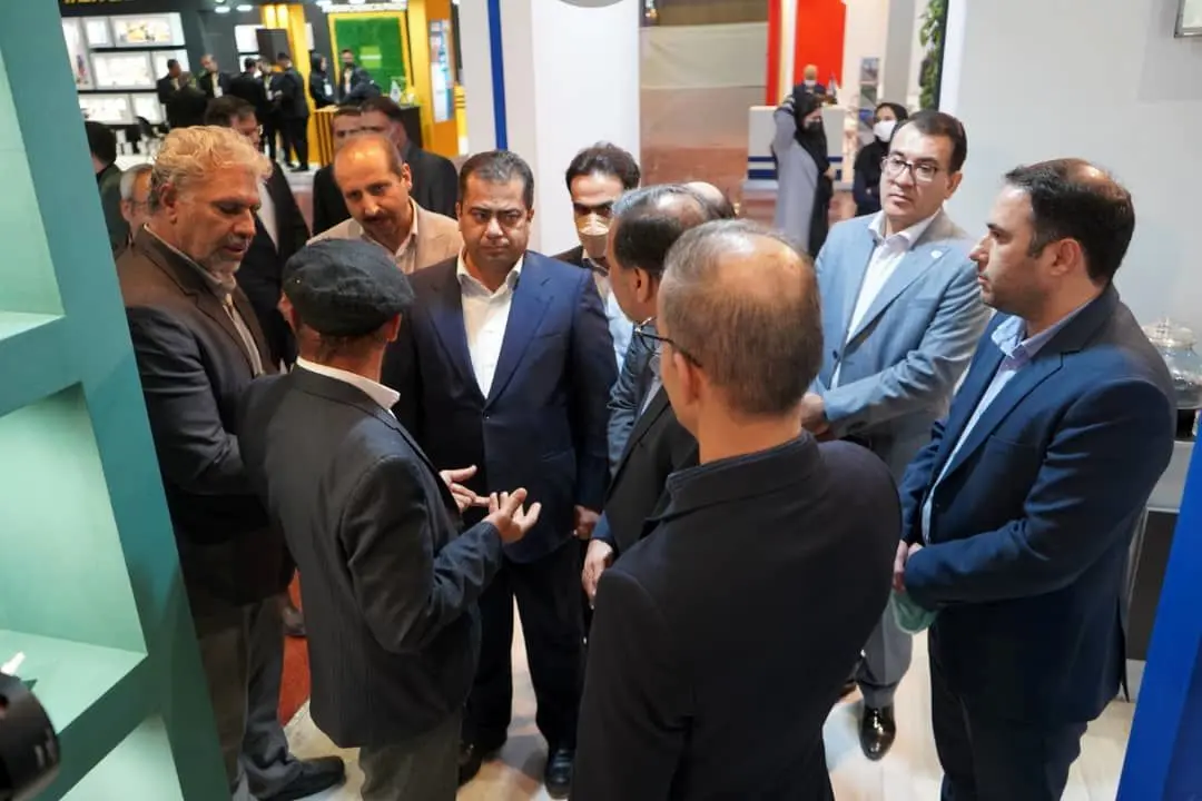 حضور رییس انجمن پلیمر ایران در غرفه پتروشیمی اروند