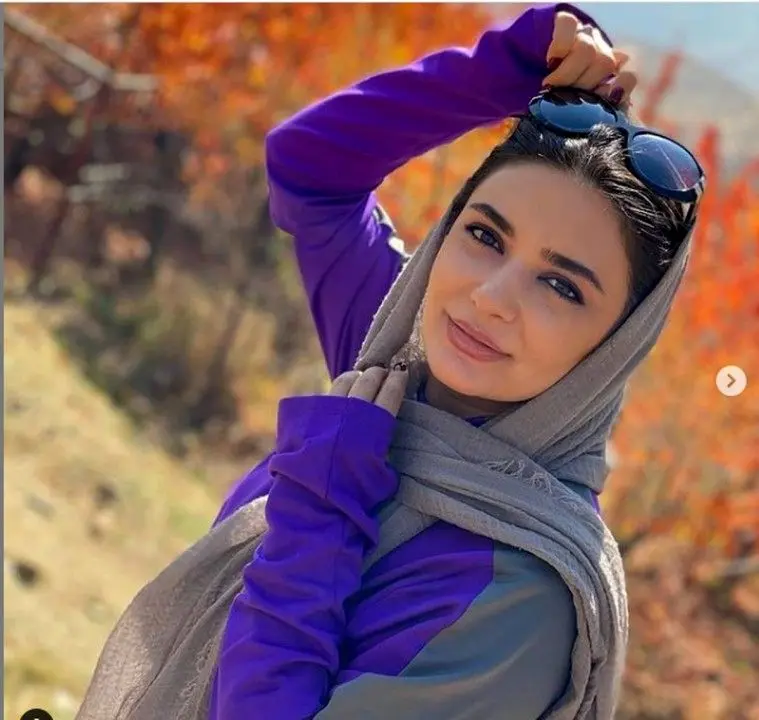 ژست جدید لیندا کیانی در پاریس | لیندا کیانی حلقه ازدواجش را درآورد