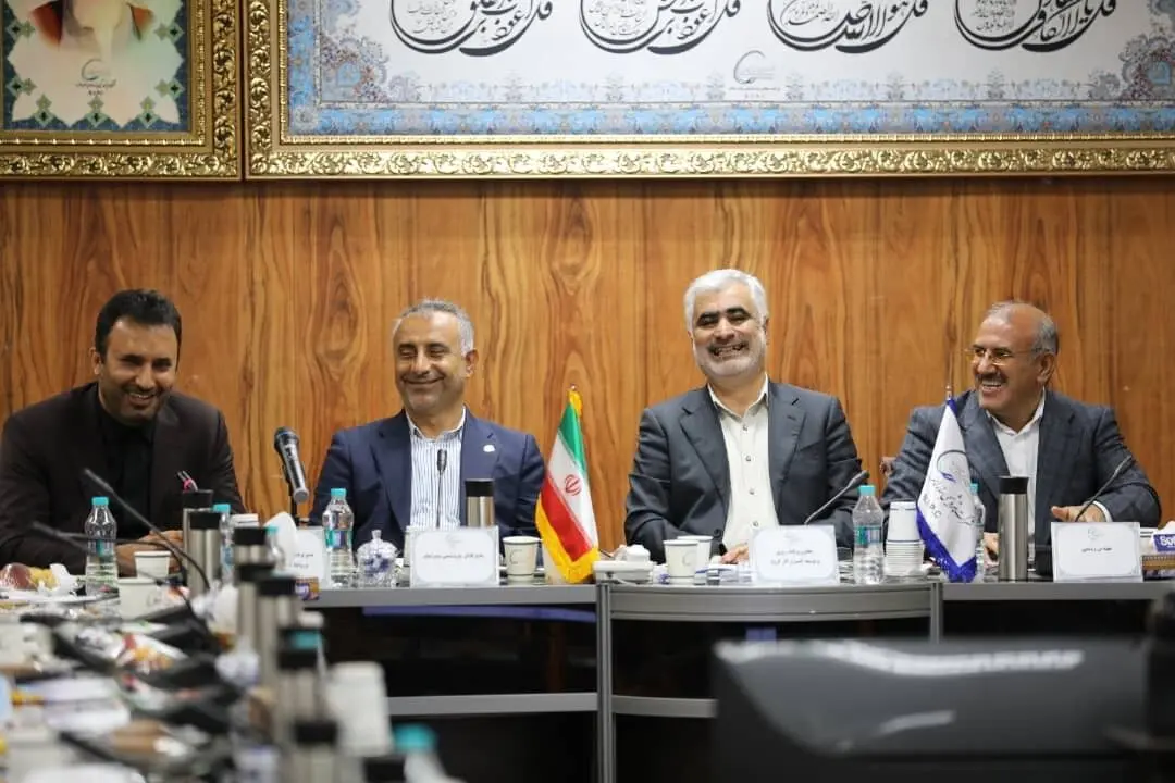 نشان زاده: تغییر آرام نسل مدیریتی، آینده مدیریتی گروه و صنعت پتروشیمی را تضمین می‌کند