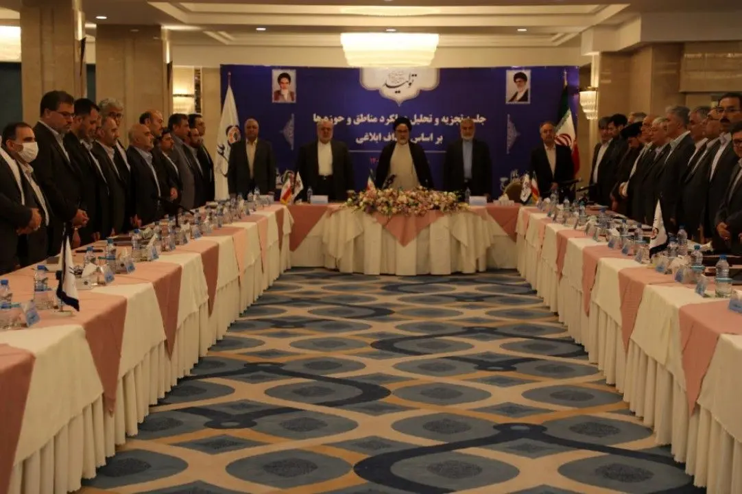 پرهیز از افراط و تفریط و حرکت بر محور عدالت شرط موفقیت در هر کاری است