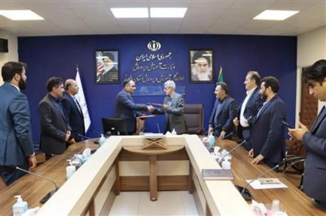 امضای تفاهم‌نامه همكاری مشترك بیمه‌ای اداره كل آموزش و پرورش استان البرز با بیمه دانا