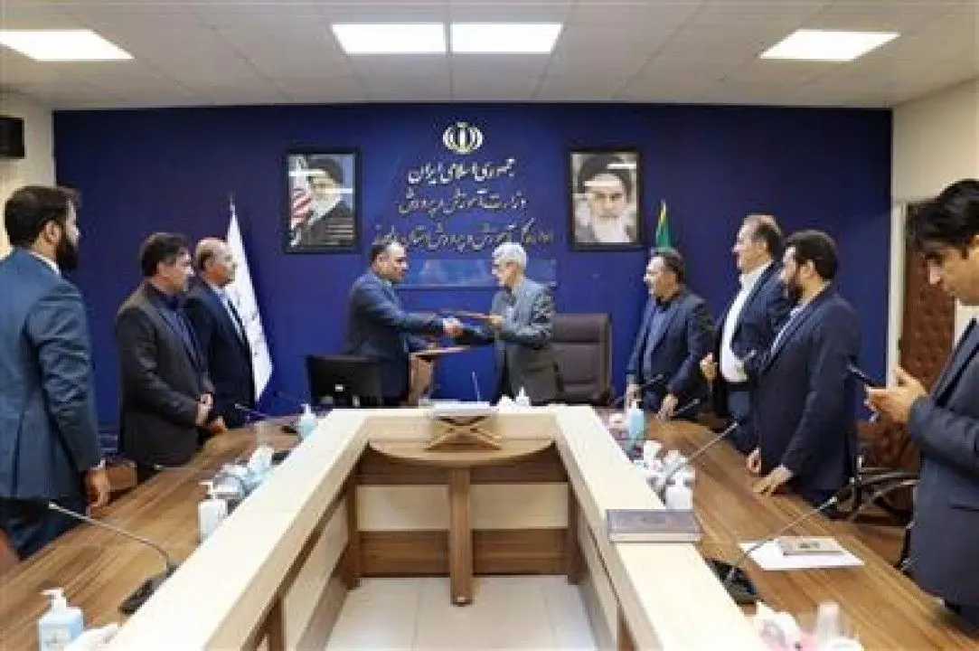 امضای تفاهمنامه همكاری مشترك بیمهای اداره كل آموزش و پرورش استان البرز با بیمه دانا