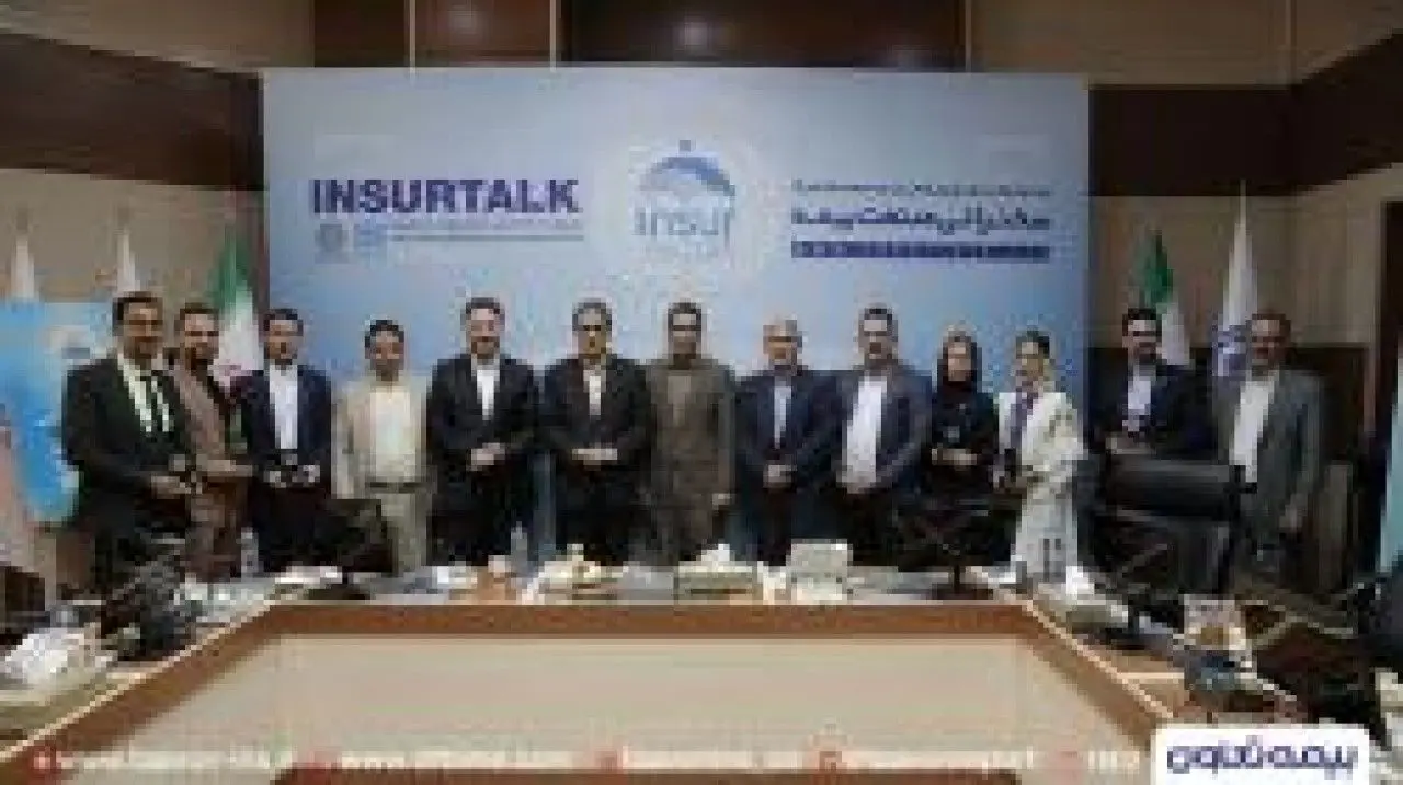 اختتامیه مسابقه بزرگ سخنرانی صنعت بیمه برگزار شد/ رونمایی از پوستر دومین دوره با حضور مدیران صنعت