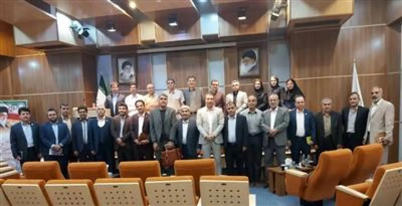 سمینار مشترك اعضای شورای هماهنگی سندیكای بیمه گران ایران و انجمن های صنفی نمایندگان بیمه استان كردستان برگزار شد