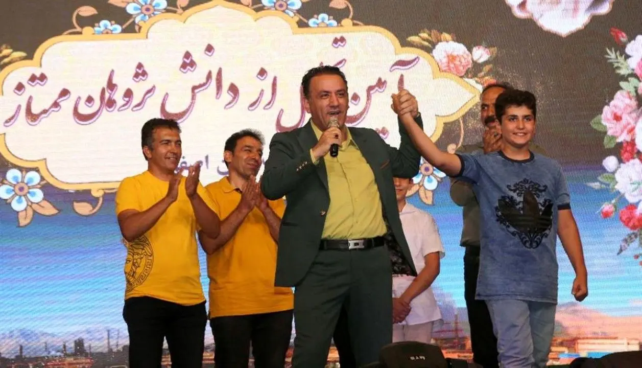 جشن دانش پژوهان، تعلق خاطر خانواده ها به ذوب آهن اصفهان را بیشتر می کند