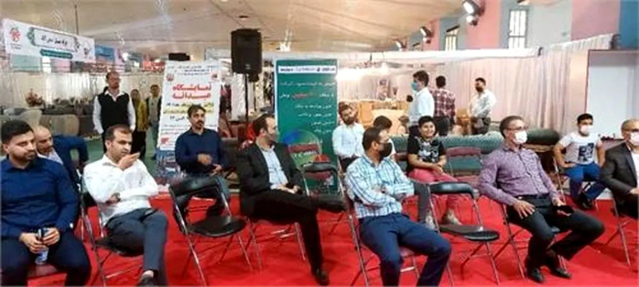اهدای جایزه نفیس در نمایشگاه عیدانه عرضه مستقیم محصولات شرکت تعاونی تولیدی توزیعی کارکنان فولاد خوزستان