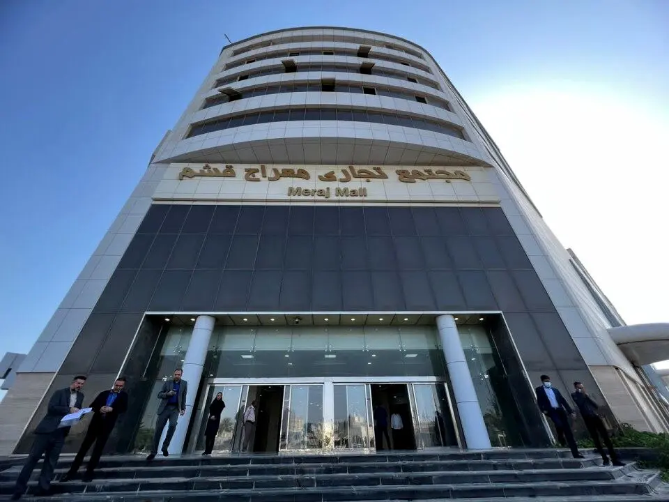 واحدهای تجاری مجتمع معراج قشم تحویل مالکین شود