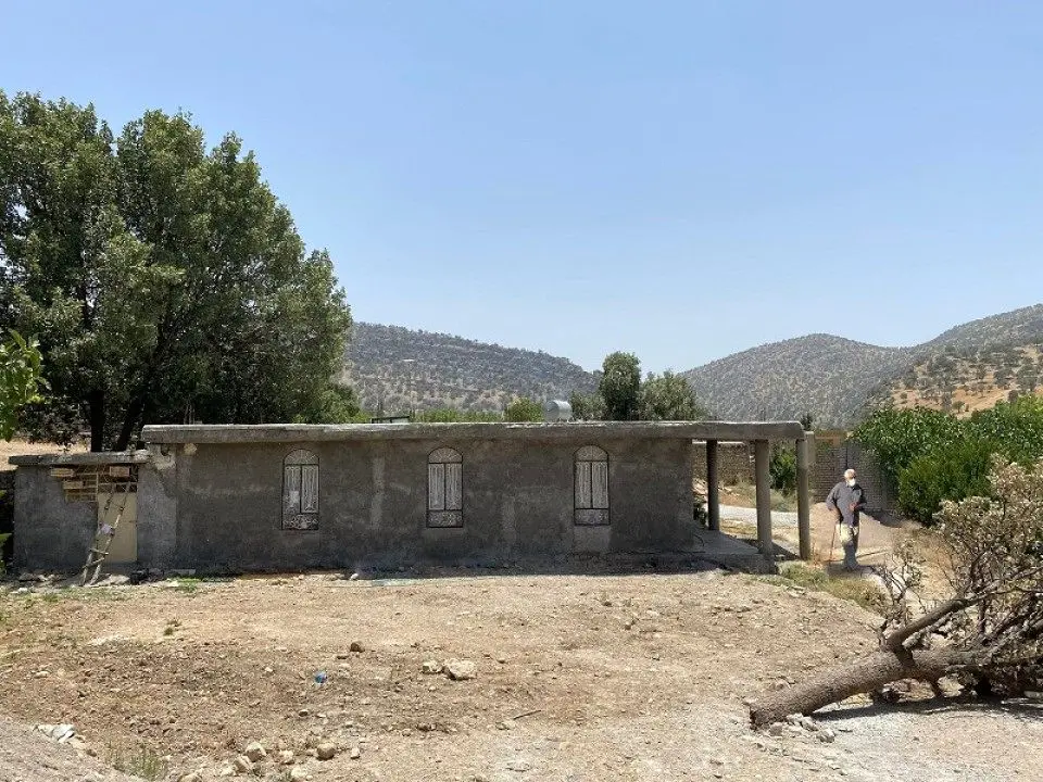 مشارکت بانک سامان در بازسازی منازل زلزلهزدگان سیسخت