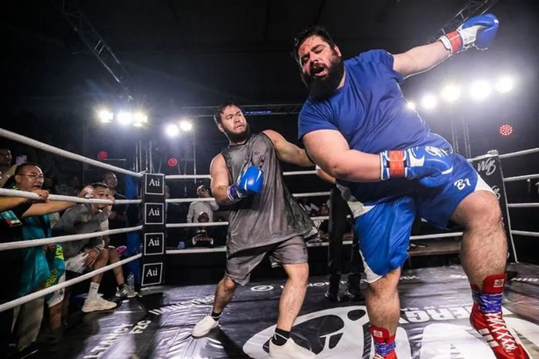 هالک ایرانی راهی بیمارستان شد | هالک ایرانی را کتک زدند